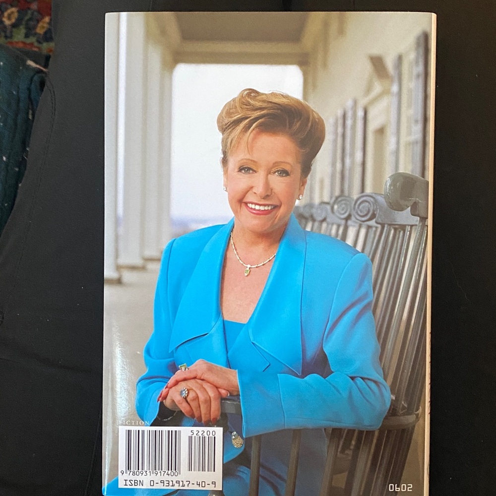 Mary Higgins Clark 'Mount Vernon Love Story' Book - Picture 3 of 3